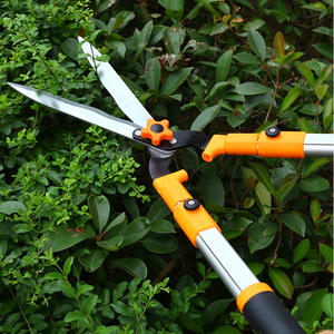 Sécateur à haies extensible orange avec lame en acier inoxydable de 45-60 cm en forme de V pour la taille des jardins - Product Image 1