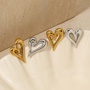 2025 fabricantes al por mayor nueva Alta Calidad moda mujer corazón fiesta usando pendientes venta al por mayor pendientes de tuerca - Product Image 2