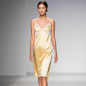 <span class=keywords><strong>Camicia</strong></span> <span class=keywords><strong>da</strong></span> <span class=keywords><strong>Notte</strong></span> Elegante <span class=keywords><strong>da</strong></span> Donna in Morbido Maglia Lavorata a Pizzo con Scollo a V, Ricamo Floreale, Sexy, Traspirante, ad Asciugatura Rapida, Comoda, a Maniche Lunghe - Product Image 6