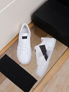 Zapatillas de Lujo Italianas con Brillo Dorado para Hombre, Diseño Robusto Juvenil, <span class=keywords><strong>Precio</strong></span> Bajo, Marca de Moda, Forro de Malla, Parte Superior de Tela - Product Image 2