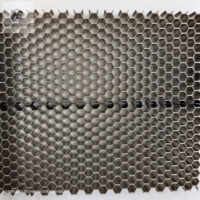 Grille en nid d'abeille en acier inoxydable chinois 304/316, résistante au feu et à l'eau, écologique, taille personnalisée pour une utilisation en cuisine