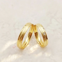 Bagues de mariage personnalisées en laiton plaqué or 14 carats pour couple, anneaux de couple martelés style western, échantillon de présentation pour bijouterie