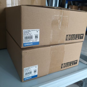 Controlador Industrial de Estado Sólido R88D-1SN04H-ECT-03 EtherCAT/Control de Posición 400W 200-240V AC - Product Image 1