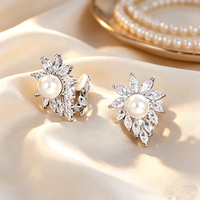 Boucles d'oreilles de mariage de luxe en laiton, clips pour oreilles non percées, tendance, perles imitation marquise, CZ, motif floral, hypoallergéniques, plaqué rhodium
