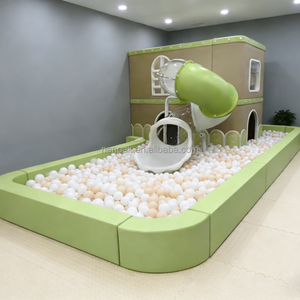 Equipo de Juegos Interior de Madera Natural Verde, Juego de Rol para Niños, Piscina de Pelotas Interactiva, Tobogán en Espiral, Juego Suave para Cafeterías, Centros Comerciales y Guarderías - Product Image 1