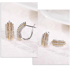 Orecchini a Cerchio Bicolore per Donne, Design Elegante e Lineare, Accessori per Orecchie da Indossare Quotidianamente - Product Image 4
