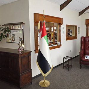 Drapeaux nationaux personnalisables de qualité supérieure-Options de support de bureau et de sol pour une utilisation diplomatique, commerciale et de bureau - Product Image 4