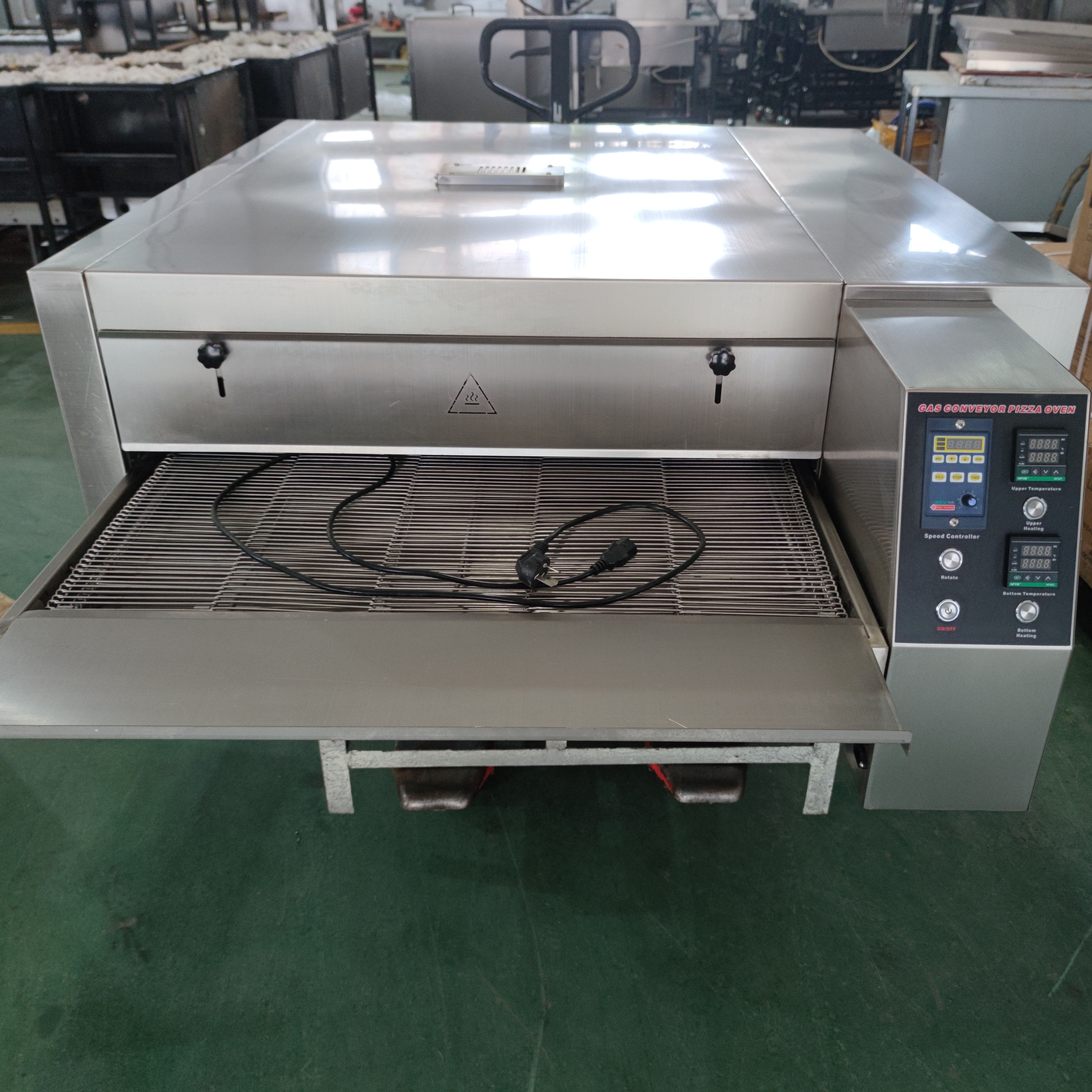 Коммерческая Штабелируемая газовая конвейерная ленточная печь для пиццы 18 дюймов 32 дюйма