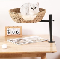Accessoires pour animaux de compagnie à motif solide de support de nid de lit de bureau de chat rotatif réglable à 360 ° pour la maison et le bureau