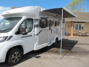 Autocaravana de Lujo Elddis Autoquest 194 Usada Barata de 2023, Emisión Euro 5, 4-6 Pasajeros, Blanca, para Acampar - Product Image 2