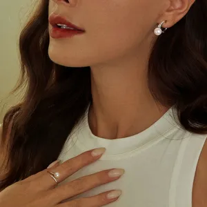 Gioielli di moda S925 con cornice in argento CZ qualità conchiglia di perle placcate in platino orecchini