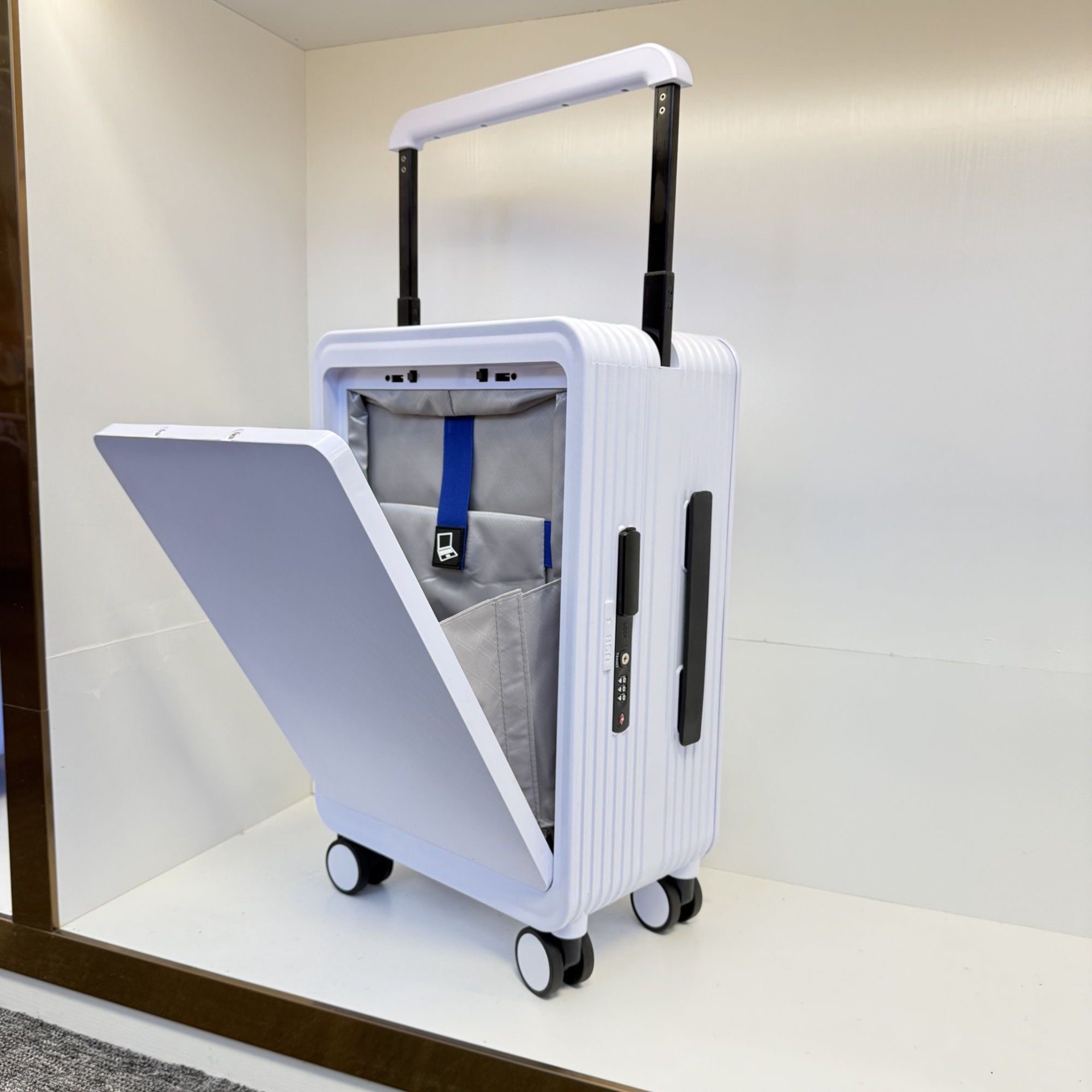 White/Black Color-block