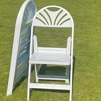 Chaise pliante moderne en résine, légère, durable, empilable, avec dossier ventilé, pour événements extérieurs et locations de fêtes