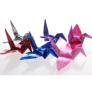 Grues d'<span class=keywords><strong>origami</strong></span> de mariage <span class=keywords><strong>japonais</strong></span> du fabricant artisanat en papier perlé fait à la main style animal d'amour avec impression offset tailles personnalisées - Product Image 2