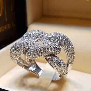 Anello Intrecciato per Donne, Elegante e Minimalista, Accessorio Moda per Uso Quotidiano e Feste - Product Image 1