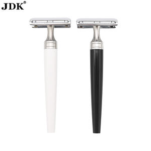 Maquinilla de afeitar de seguridad tradicional JDK al por mayor <span class=keywords><strong>para</strong></span> hombres, superventas, afeitadora manual de metal OEM ODM con mango de madera, embalaje profesional - Product Image 2