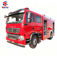 Camion de pompiers à mousse SINOTRUK HOWO 8 tonnes, 6000 kg d'eau, 2000 kg de mousse, 257 kW pour la lutte contre les incendies urbains, en usine et dans les parcs