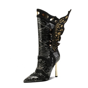 Stivali da <span class=keywords><strong>Donna</strong></span> Personalizzati di Design Occidentale con Ali di Farfalla, Punta Affusolata, Tacco a Spillo, Altezza Media, Leggeri con Tacco Dorato - Product Image 2
