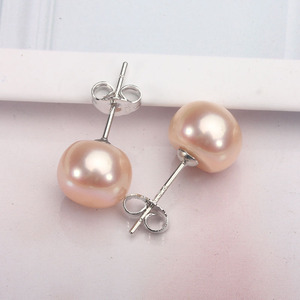 Boucles d'oreilles en argent 925 avec perles d'eau douce naturelles - Design élégant et minimaliste pour femmes, idéales pour les mariages et le quotidien, parfaites comme cadeau - Product Image 4