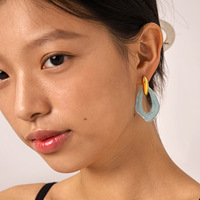 Boucles d'oreilles créoles KITI colorées en résine avec incrustation acrylique, en acier inoxydable plaqué or 18 carats, bijoux de mode pour femmes