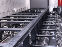 Centre de données à refroidissement liquide pour l'informatique GPU de l'IA avec gestion de l'infrastructure informatique