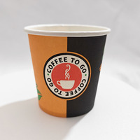 Gobelets en papier à simple paroi personnalisables en taille, couleur, avec logo client, revêtement imperméable et livrés avec un couvercle.