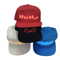 Cappellino da Baseball Intelligente con Display LED Personalizzabile, Messaggi Scorrevoli Programmabili tramite App
