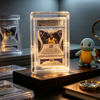 Étui de présentation personnalisé en acrylique pour cartes gradées avec couvercle magnétique N52 et protection UV à 99 % pour cartes PSA CGC TCG