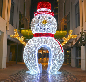 Décoration de Noël extérieure LED 3D géante en forme de bonhomme de neige IP65 pour affichage commercial de rue, motif Père Noël - Product Image 2