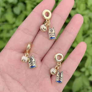 CZ9257 Breloques en émail Or 18 carats : Popcorn, Lunettes 3D, Gobelet de soda, Chaussures, Pendentif émail Skieur pour la création de colliers DIY - Product Image 3