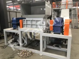 Máquina de reciclaje de batería de chatarra de recuperación masiva negra de alto rendimiento Máquina de reciclaje de baterías de litio usadas