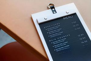 Panneau de menu en contreplaqué aux tons chauds pour restaurants, cafés, bars, avec anneaux métalliques pour contenir les menus de <span class=keywords><strong>restaurant</strong></span>, les cartes des vins, les spécials <span class=keywords><strong>du</strong></span> <span class=keywords><strong>jour</strong></span> - Product Image 5