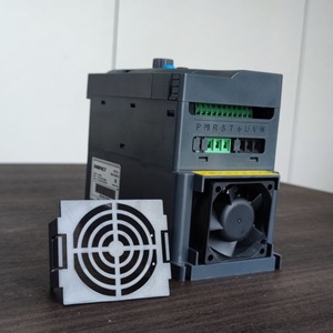 ตัวแปลงความถี่ประสิทธิภาพสูง สำหรับมอเตอร์ไฟฟ้ากระแสสลับ 220V 380V 480V แบบสามเฟส เป็นสามเฟส ระบบควบคุมความถี่แปรผัน (VFD) - Product Image 4