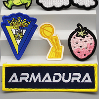 2 piezas de parches de fieltro luminiscentes con bordado 3D de hongo mágico, encaje, flor y corazón, con lentejuelas de color personalizado y reverso termoadhesivo de PVC para sombrero