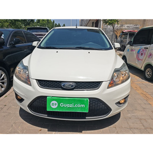 Guazi Ford Focus 2013 Berline d'occasion Essence Automatique Blanche Propre Prête à l'Expédition Stock Disponible - Product Image 2