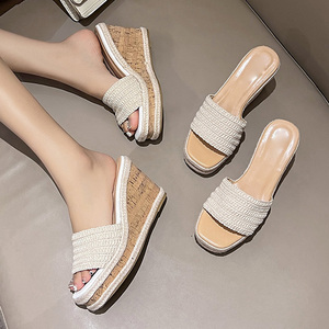 Sandalias de Verano 2025 Europeas y Americanas con Punta Abierta, Transpirables y Antideslizantes, con Tacón Inclinado y Tejido Wisteria - Product Image 4