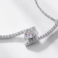 Collier pendentif en argent sterling 925 plaqué rhodium avec barre souriante en moissanite D VVS, bijoux raffinés pour femmes modernes