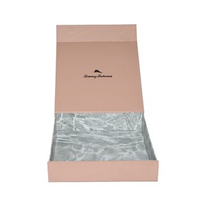 Boîte d'emballage pliable personnalisée rose mat pour maillots de bain, recyclable, avec fermeture magnétique et motif ondulé en relief - Product Image 3