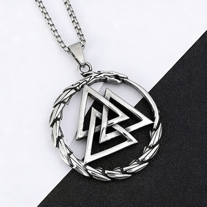Yunnique – pendentif triangulaire Viking en acier inoxydable, design géométrique, collier pour hommes, style rétro Punk, bijoux à breloque Dragon creux - Product Image 2