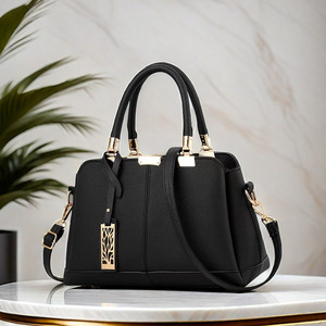 Sac à bandoulière pour femme tendance, noir, carré horizontal, fermeture éclair, usage quotidien, style printemps 2024 fy001 - Product Image 1