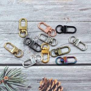 Ganchos de Metal Resistentes de Fábrica Directa con Cierre de Mosquetón Giratorio para Llaveros, Correas de Perro y Accesorios de Bolsos - Product Image 5