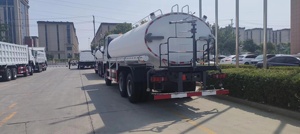 Offre Spéciale Camion-citerne d'occasion SINOTRUK HOWO 6x4 à 10 roues, grande capacité, pour le transport de carburant diesel et de produits chimiques - Product Image 4
