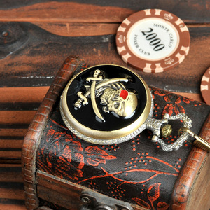 <span class=keywords><strong>Montre</strong></span> <span class=keywords><strong>de</strong></span> poche rétro pour garçon Bronze Skull Pirate Quartz <span class=keywords><strong>Montre</strong></span> <span class=keywords><strong>de</strong></span> poche avec collier Chaîne Meilleur cadeau pour hommes femmes Montres pendentifs - Product Image 4