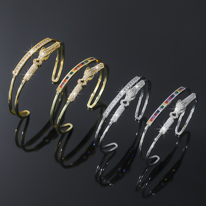 Brazalete con Cabeza de Leopardo, Plata con Microincrustaciones de Circonio, Joyería para Mujer, Regalo, Uso Diario - Product Image 3