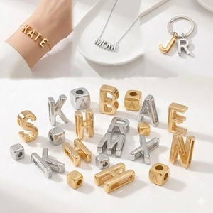 Perles de lettres personnalisées, breloques en métal en forme de cube pour bracelets, porte-clés, sangles de téléphone et sacs - Product Image 2