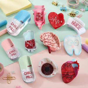 סיכת שיער בצורת לב, סדרת טיפול רפואי, צבעונית, בעבודת יד, אקרילית, לנשים, עם ציור מצויר, לקוקו - Product Image 1