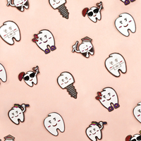 Fabricant Personnaliser Conceptions Mignon Dentiste Dents Dent Épingles en émail dur Épingle de revers Insigne Broche Épingle en émail dentaire personnalisée