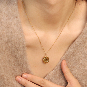 Ladmétalliques — collier avec pendentif organique en acier inoxydable, plaqué or, 316L, tendance, pendentif à texture bombée, avec porte-bonheur, design - Product Image 5