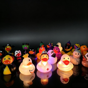 Pato LED con Luces Temático de Halloween, Juguete de Vinilo para Niños, Brillante, para Bañarse, Jugar en el Agua, Apretar y Sonreír, Muñeco Creativo - Product Image 5