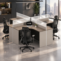 Poste de travail en îlot pour 4 personnes avec cloison de séparation et chaise de bureau ergonomique en maille – Ensemble de travail commercial pour personnel